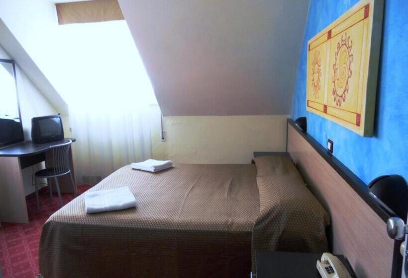 Habitació Estàndard, Ori