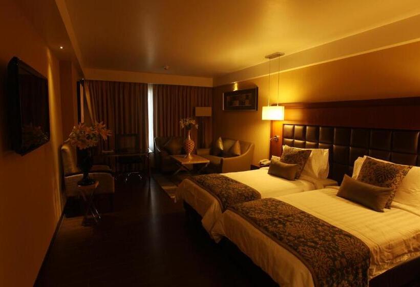 Quarto Superior, Paradigm Sarovar Portico Kakinada