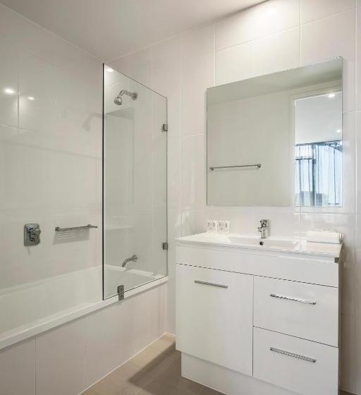 شقة 3 غرف, Quest On Franklin