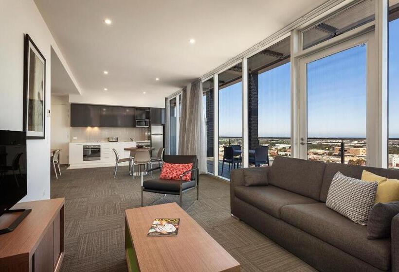 جناح إدارى, Quest On Franklin