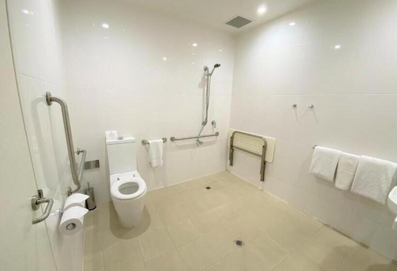 شقة غرفتين, Quest On Franklin