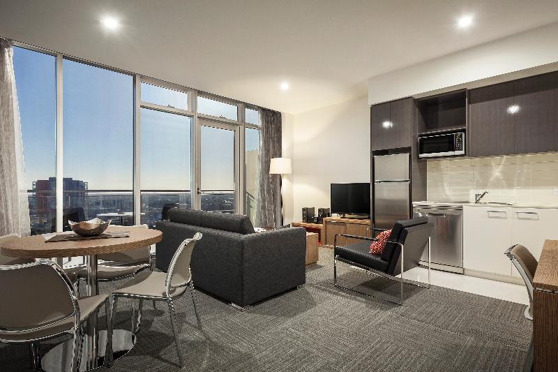 شقة 3 غرف, Quest On Franklin