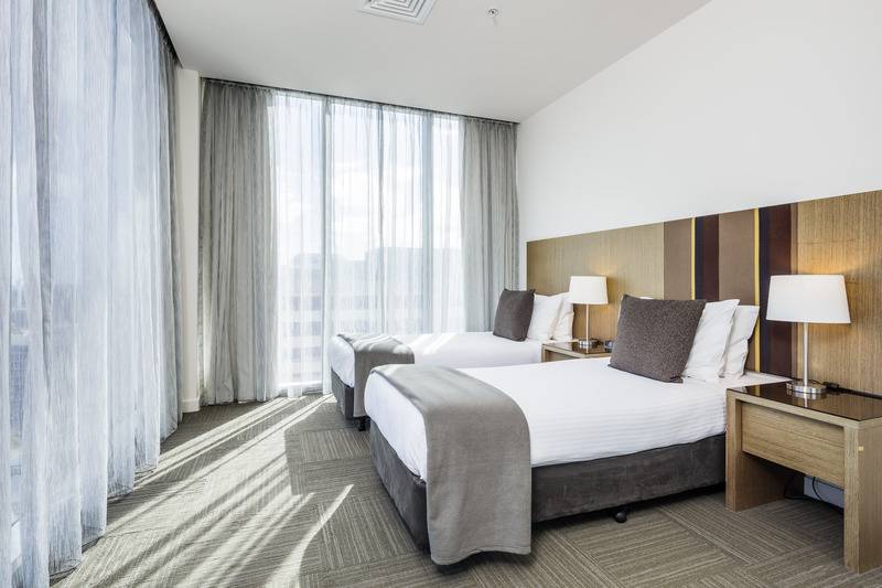 شقة 3 غرف, Quest On Franklin