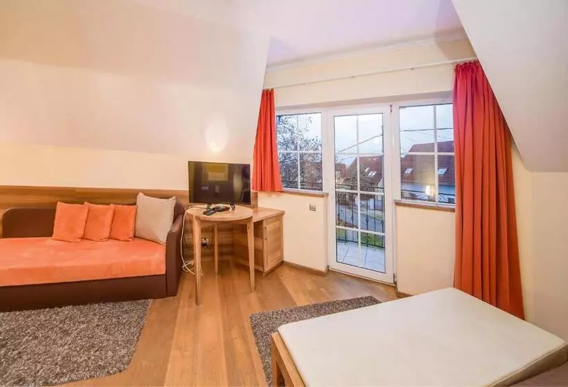 اتاق استاندارد سه نفره, Wellness Hotel Kager Harkány