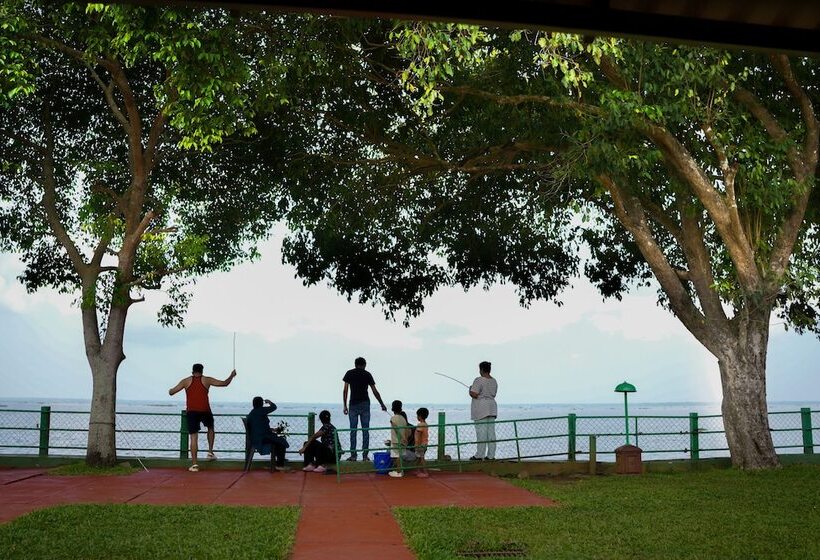 Stuga, Illikkalam Lakeside Cottages