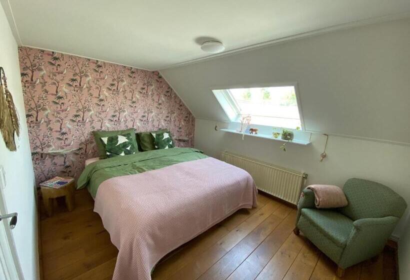 标准间, Het Opgemaakte Bed