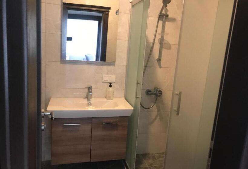 景色の見える一ベッドルームアパートメント, Golden Lake Aparts