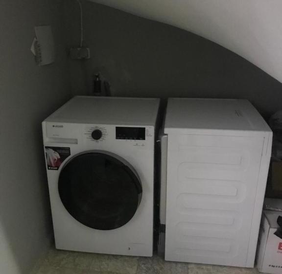 １ベッドルームアパートメント, Golden Lake Aparts