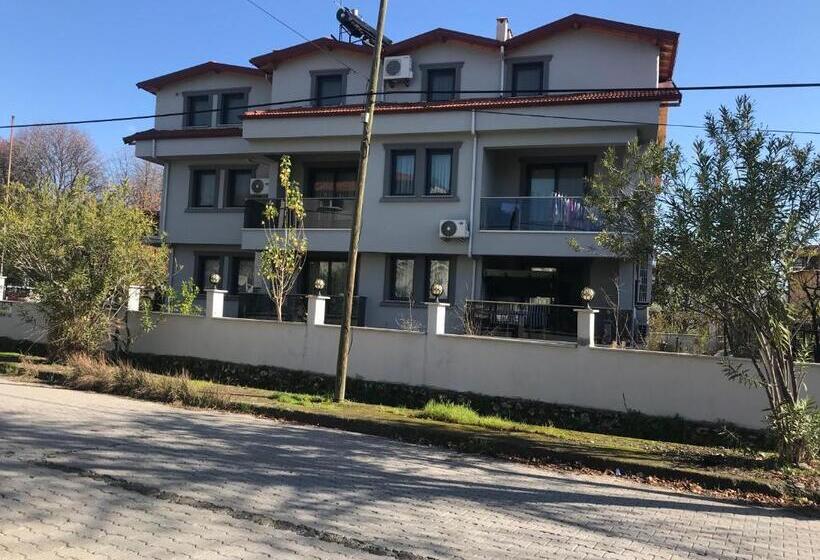 １ベッドルームアパートメント, Golden Lake Aparts