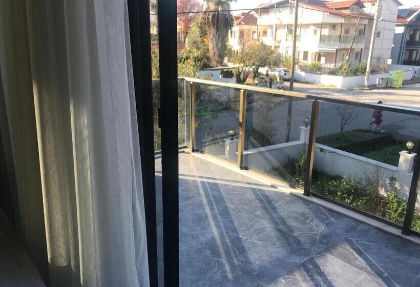 1 Bedroom Apartment Lake View, Golden Lake Aparts
