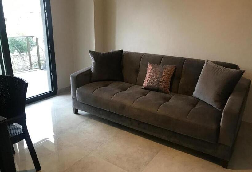 1 Bedroom Apartment Lake View, Golden Lake Aparts