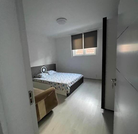 اتاق لوکس, Got Prishtina Hostel