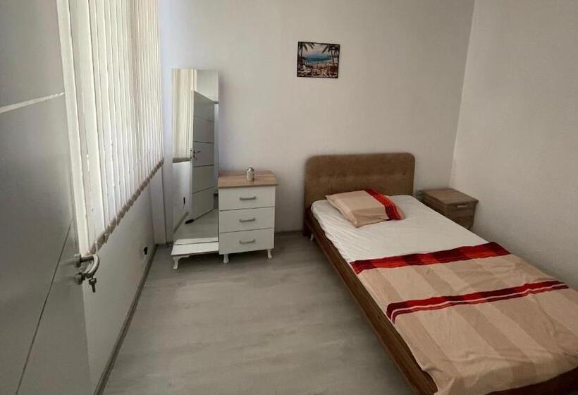 اتاق استاندارد یک نفره, Got Prishtina Hostel