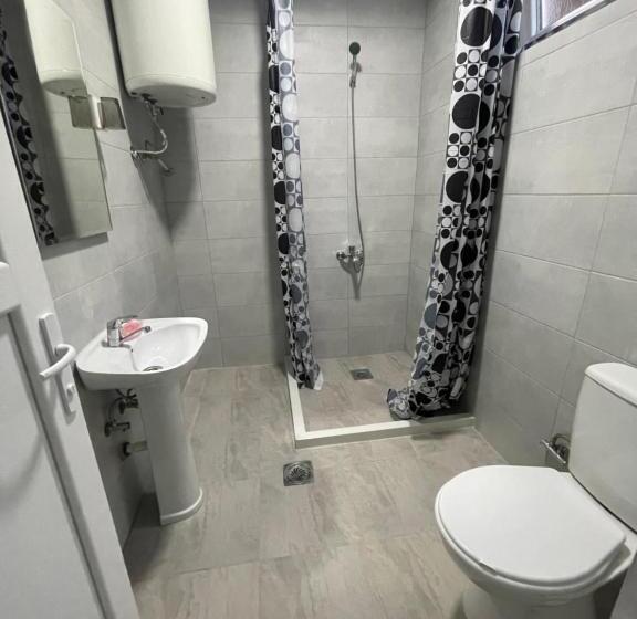 اتاق استاندارد یک نفره, Got Prishtina Hostel