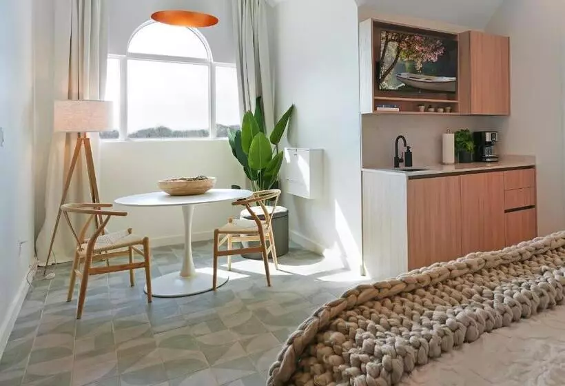 اتاق استاندارد با تخت بزرگ, Cobalt Coast Resort