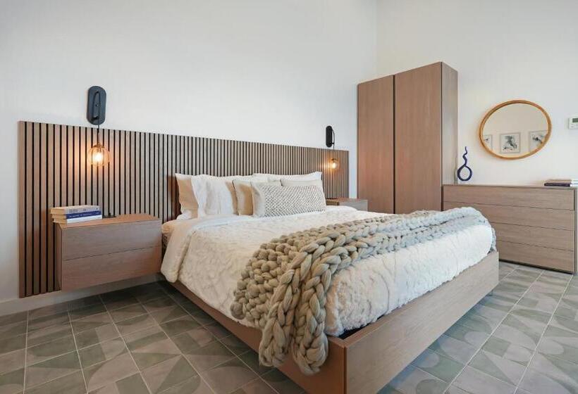 اتاق استاندارد با تخت بزرگ, Cobalt Coast Resort