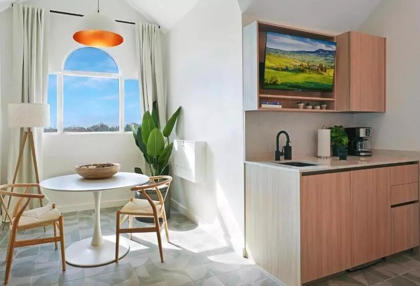 اتاق استاندارد با تخت بزرگ, Cobalt Coast Resort