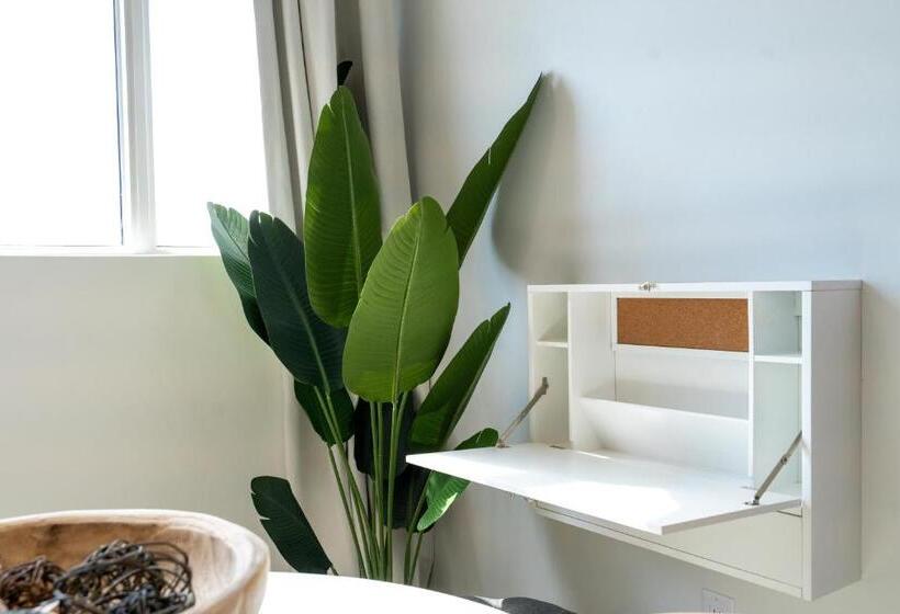 اتاق استاندارد با تخت بزرگ, Cobalt Coast Resort