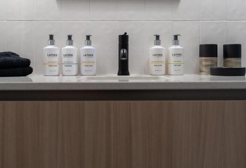 اتاق استاندارد با تخت بزرگ, Cobalt Coast Resort