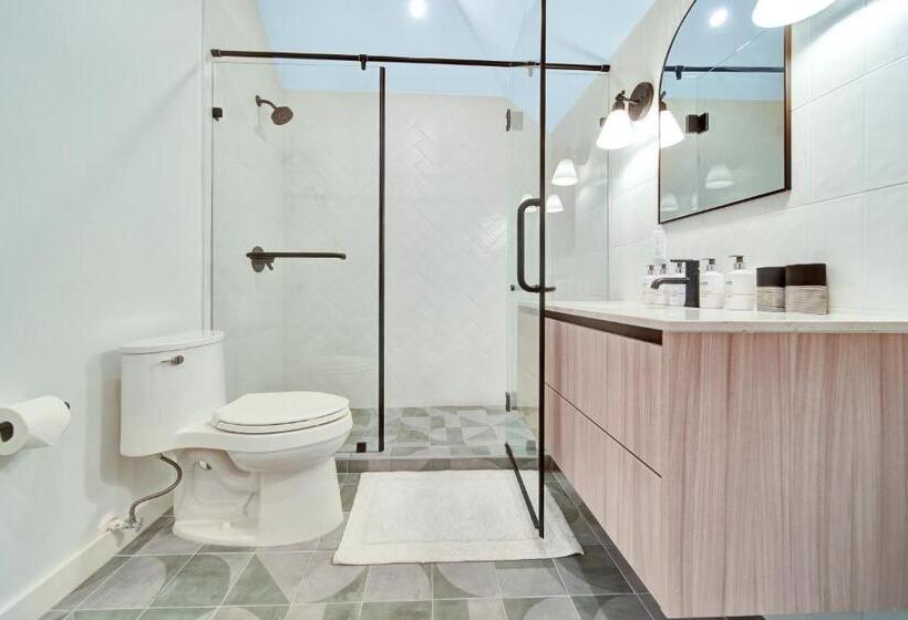 اتاق استاندارد با چشم‌انداز دریا, Cobalt Coast Resort