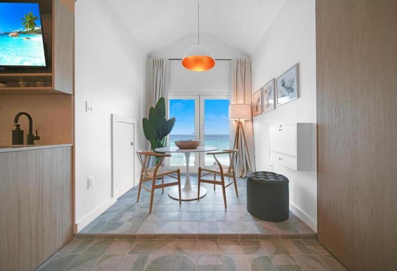 اتاق استاندارد با تخت بزرگ, Cobalt Coast Resort