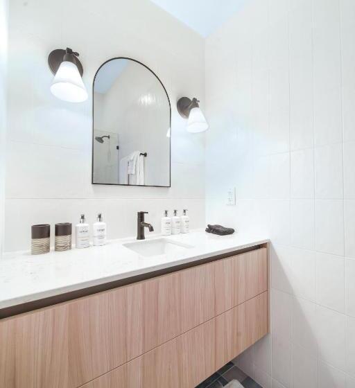 استودیو استاندارد با تخت کینگ, Cobalt Coast Resort