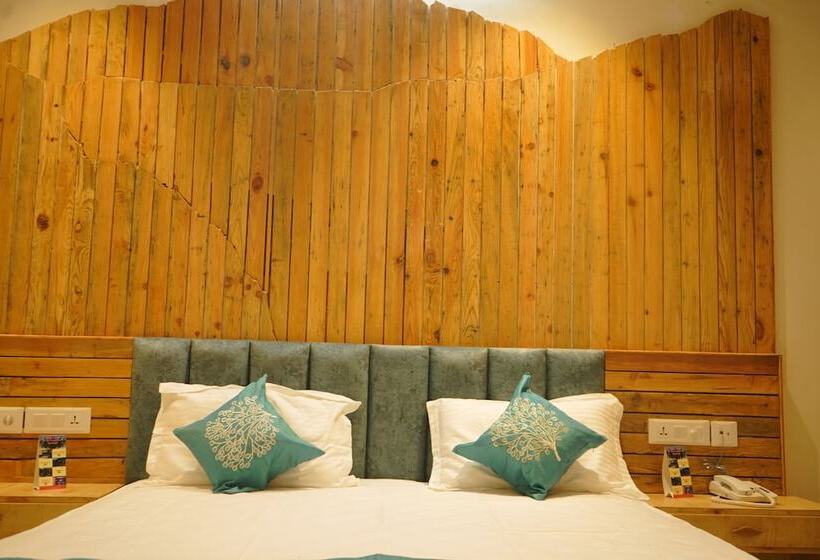 디럭스 룸, Gandhi S Paradise