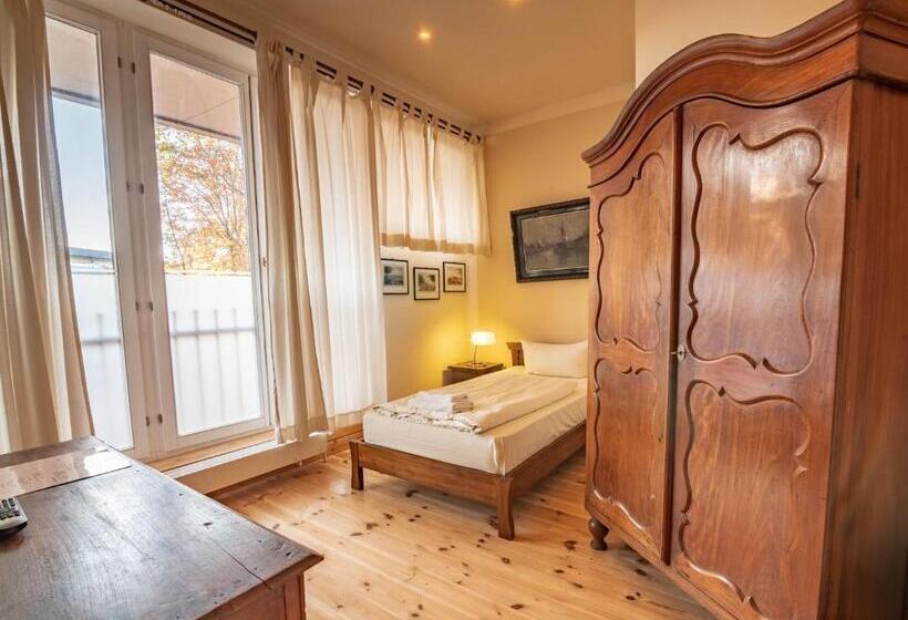 חדר סטנדרט יחיד, Gutenberger