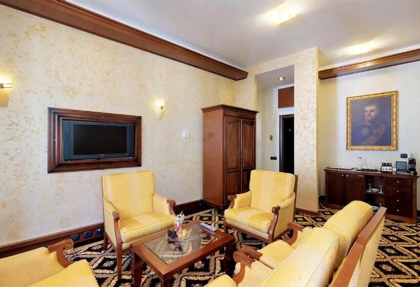 سوییت لوکس, Historic Boutique Hotel Cattaro