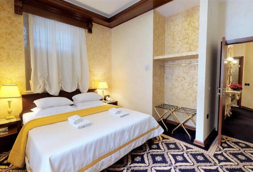 سوییت لوکس, Historic Boutique Hotel Cattaro