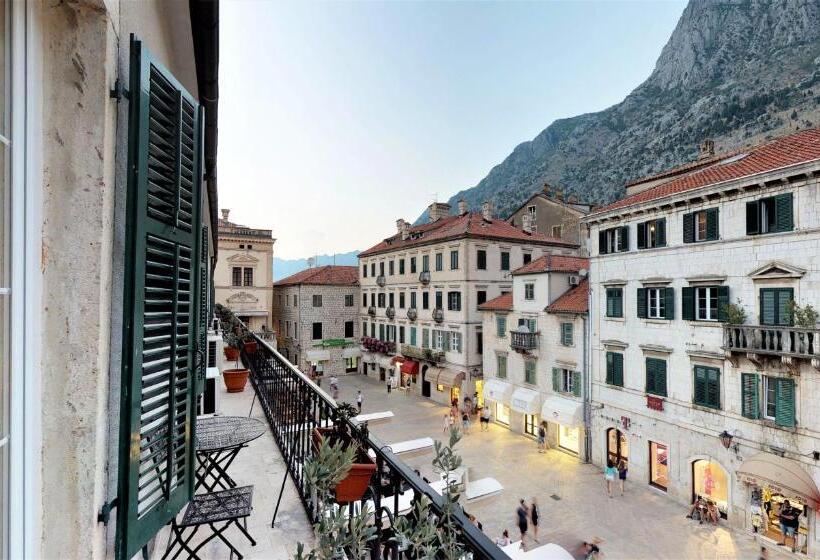 اتاق لوکس, Historic Boutique Hotel Cattaro