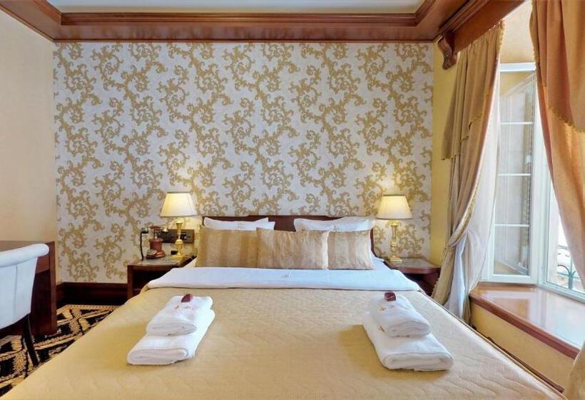 اتاق لوکس, Historic Boutique Hotel Cattaro