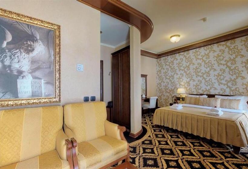 اتاق لوکس, Historic Boutique Hotel Cattaro