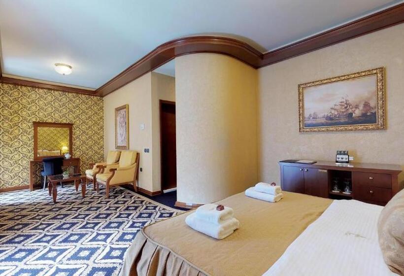 اتاق لوکس, Historic Boutique Hotel Cattaro