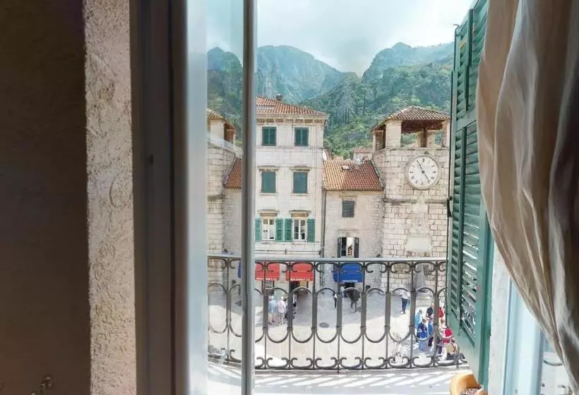 اتاق لوکس, Historic Boutique Hotel Cattaro