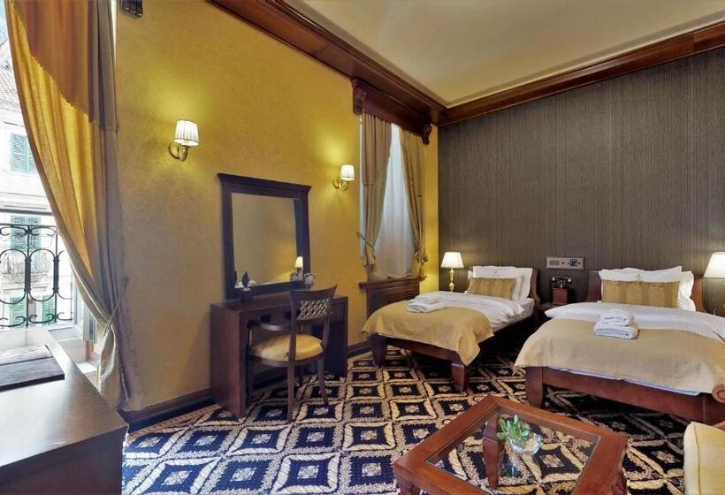 اتاق لوکس, Historic Boutique Hotel Cattaro