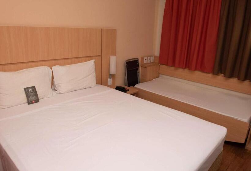 غرفة قياسية ثلاثية, Ibis Contagem Ceasa