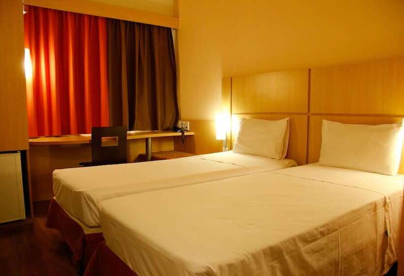 غرفة قياسية, Ibis Contagem Ceasa