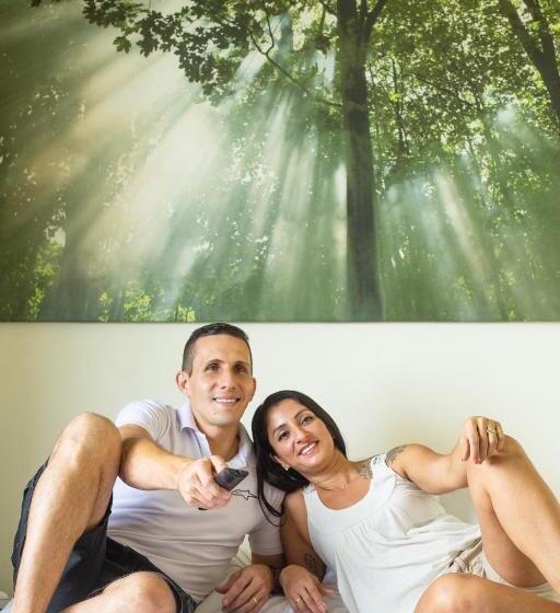 חדר סטנדרט מותאם לאדם עם מוגבלויות, Luisiana