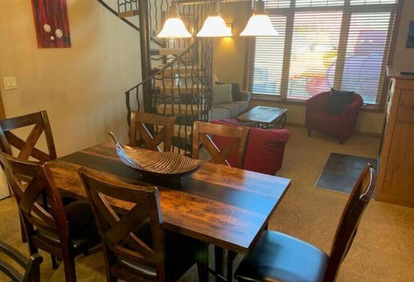 キングサイズベッドのデラックススイート, Morning Star Lodge Hosted By Linda