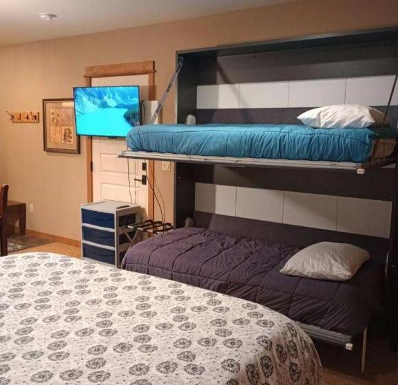 スーペリアスタジオ, Morning Star Lodge Hosted By Linda