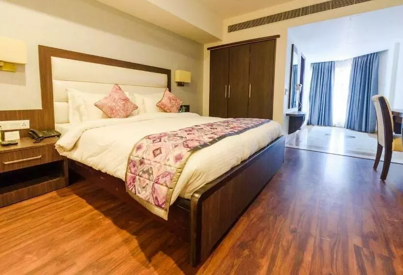 Clubrum, Natraj Rishikesh