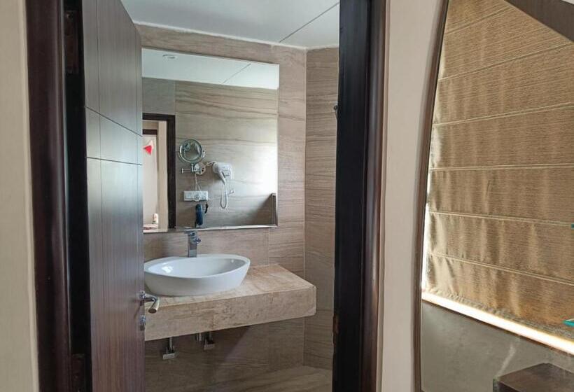 Suite, Natraj  Rishikesh