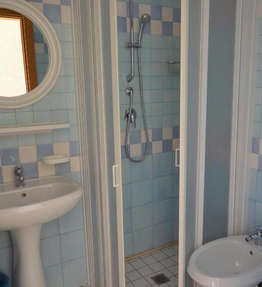 バルコニー付きスタンダードトリプルルーム, Paris