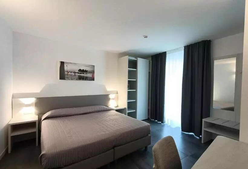 バルコニー付きスーペリアルーム, Paris