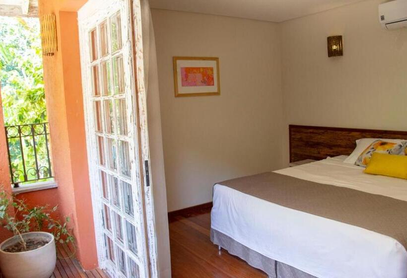 스탠다드 트리플 발코니 룸, Pousada Camburi