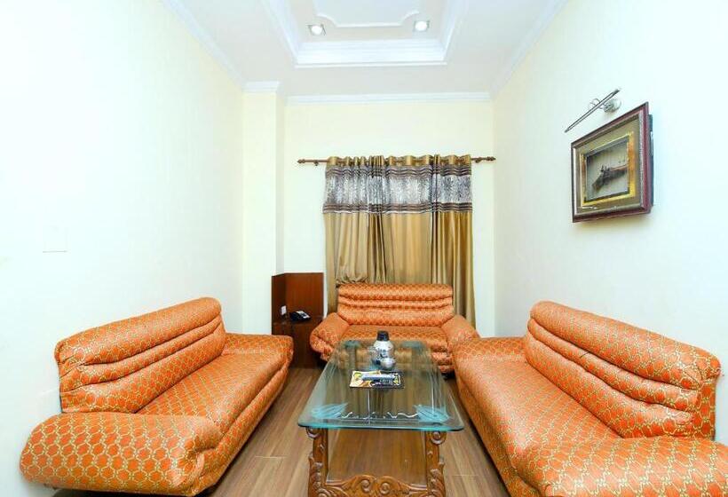 コンフォートトリプルルーム, Sanjog International