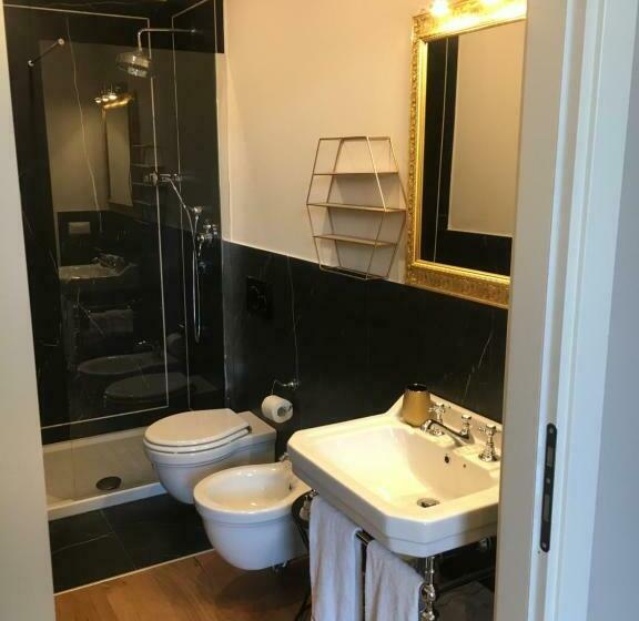 اتاق لوکس با چشم‌انداز شهر, St. James