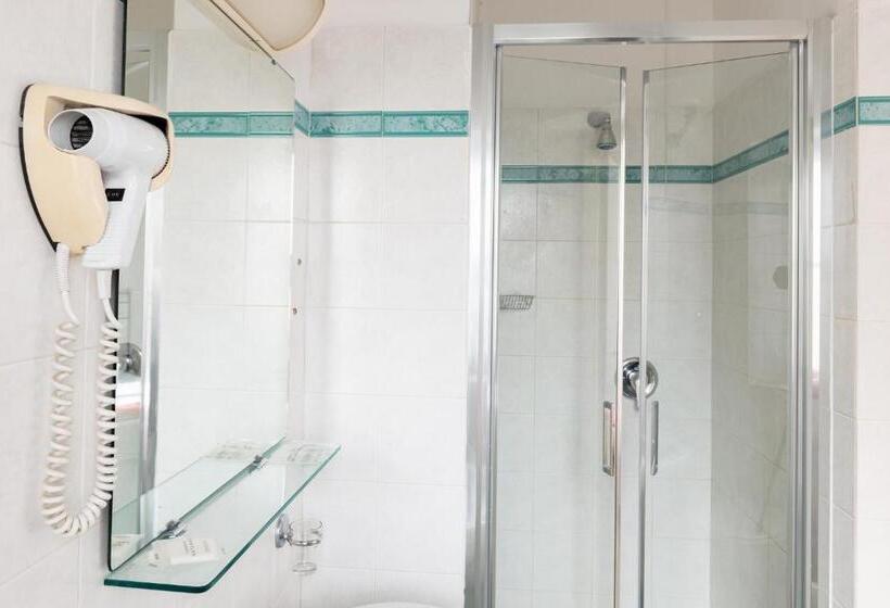 اتاق سوپریور یک تخته, St. James