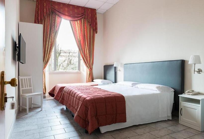 اتاق سوپریور سه تخته, St. James